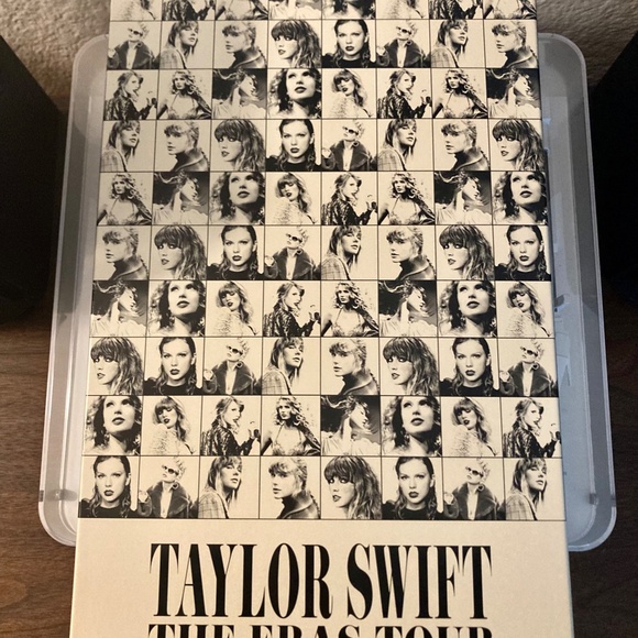 Taylor Swift - The Eras Tour - VIP Package Complete Box - Picture 3 of 7